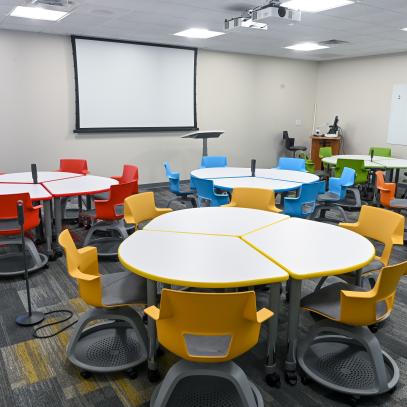 Image of St. John Fisher active learning classroom basil 212